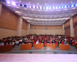 时隔7年内地开讲！斯坦福大学李宏彬教授莅临武汉学院做报告