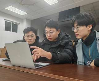 从受助者到给予者，劫后余生研究生创业帮大学生就业