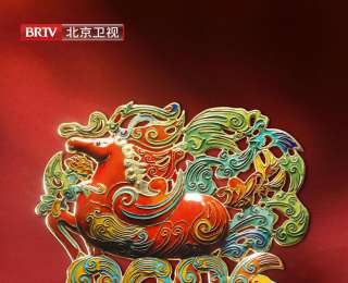 2026年北京台春晚主视觉揭晓：景泰蓝技艺铸就骏马奔腾吉祥纹