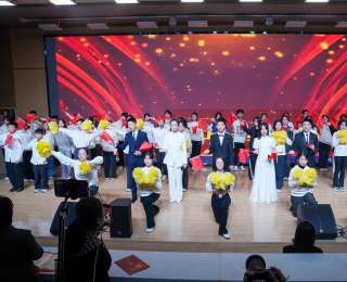 800名学子社团“炫技”！武珞路中学东湖校区元旦嘉年华，青春与才艺撞了个满怀