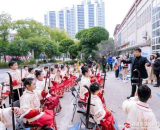 这所小学把武汉“搬”进校园！元旦美育课火出圈