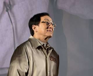 71歲成龍?jiān)谖錆h向影迷深情清唱“告別歌”