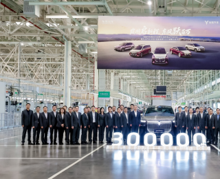 “国产新能源汽车完全不输国外豪华品牌”