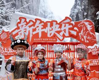 民俗味、趣味性、仪式感、科技感拉满，恩旅集团旗下景区打造沉浸式迎新体验迎客流高峰