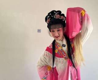 00后劇團(tuán)團(tuán)長(zhǎng)：讓300年“拉魂腔”穿越時(shí)空