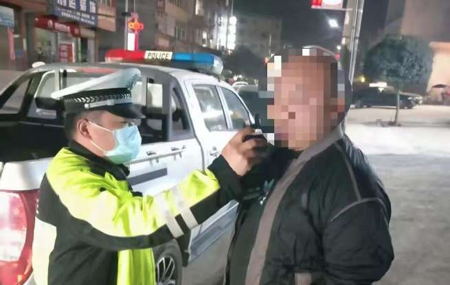 弃车狂奔躲检查，溜进超市仍被擒——通山一“酒司机”上演荒唐一幕