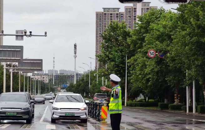 平安答卷，写在咸安的每一条路上