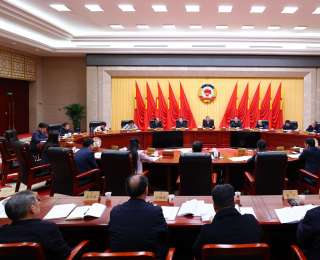 省政府就《政府工作报告》征求省政协意见 李殿勋到会听取意见建议 孙伟主持会议