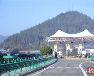 恩施大峡谷西互通项目建成，将有效缓解假日拥堵压力