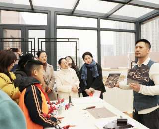 江夏小学生变身版画“小师傅”，千幅作品刻满家乡故事