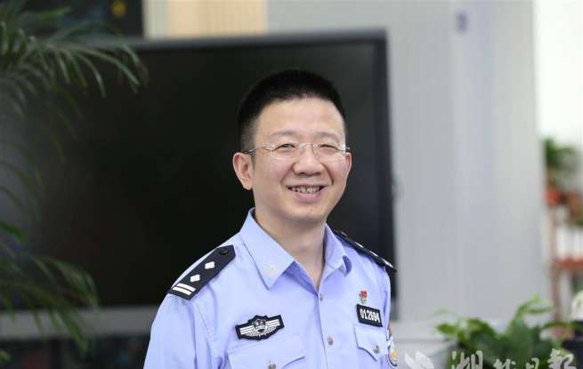 武汉因公牺牲民警万松入选2025年“最美基层民警”