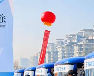 武汉东湖绿道128台智慧观光车投运 游客“扫码即乘”告别排队难