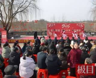 看演出、答问题、购年货——大悟这台村晚让年味更浓