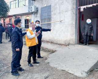 “民政局干部”下乡送“补贴”？湖北浠水警方：戏演完了，手铐戴上！