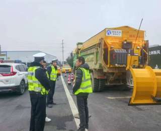 未冻先“动”！湖北各地交警提前上路保畅行 