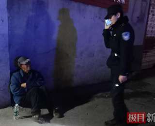 八旬老人离家迷路，襄城警群联动深夜寻亲