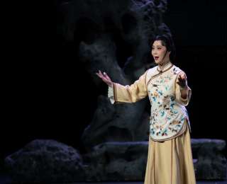 烽火中以身护国宝！苏剧现代戏在合肥上演