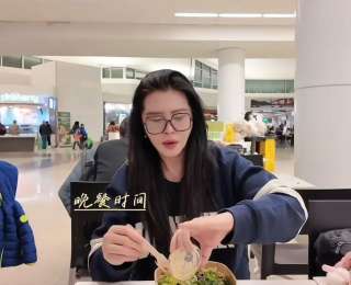 “電影女神”王祖賢迎來59歲生日，終于以“真面目”亮相，發(fā)量驚人，自稱吃素十幾年了