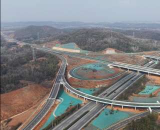 直达赤壁古战场、齐岳山滑雪场，湖北交投将“车流”转化为“客流”