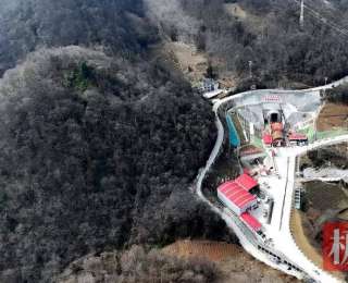 宜涪高铁鹤峰段“热战”正酣