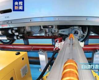 春运“黑科技”赋能高铁检修 看检测机器人如何为动车“问诊”