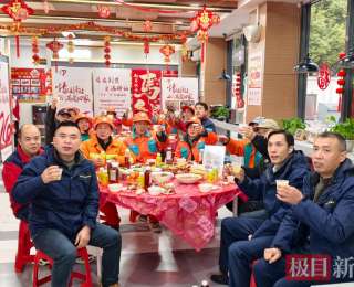 潜江龙虾香飘小年夜，温暖武汉守护者与赶路人