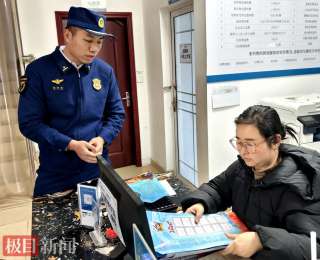 湖北石首消防“敲门入户”送平安，筑牢春节前消防安全“防火墙”