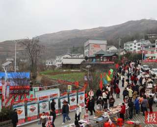 十堰市郧西县：新春消费“燃”动力