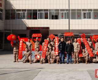 墨香润军营，书香共迎春——秭归县图书馆开展“文化拥军 迎春送福”主题活动