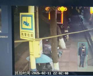 赤壁民警连夜排查帮群众寻回被盗手机，家属推文感谢！