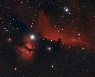 除夕迎马年 马头星云映苍穹