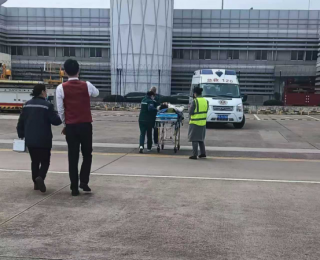 旅客空中突发疾病 三峡机场开辟生命通道极速救援
