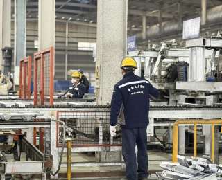 “龙”舞新春 马不停蹄！咸安企业吹响开局“集结号”