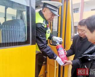 校车“大体检”安全迎开学，枣阳交警开展校车安全专项检查