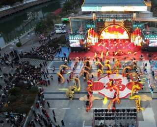 建始舞龙大赛闹元宵 非遗火龙三度称王