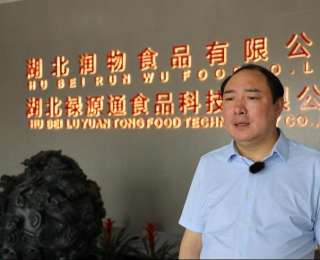 28年坚守，他让“蟠龙菜”香飘全国，挣下上亿身家