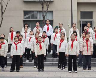 轻柔童声传递对文化的热爱，这场春季开学典礼藏满成长力量