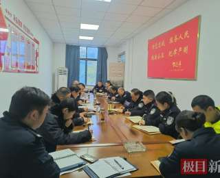 警暖开学季，护航伴成长——嘉鱼公安守护校园平安