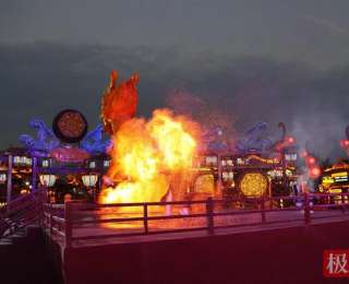 湖北嘉鱼：灯火映元宵，警护恋江湖