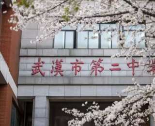 为了一名新生的“心结”，武汉二中组了个“名师家访团”