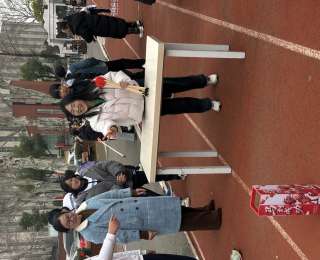 擊倒煩惱！紅中女教師三八趣玩活動(dòng)元?dú)鉂M(mǎn)滿(mǎn)