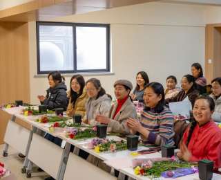手作插花、甜蜜烘焙、理療體驗(yàn)……中南民族大學(xué)多彩活動(dòng)致敬最美“她力量”