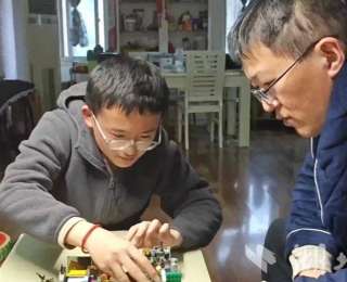 好好长大 | 放下手机，家变成最生动的课堂