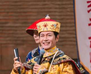 TVB演員江華化身景區(qū)“打工皇帝” 回應(yīng)近期暴瘦：只是偏瘦，但很健康