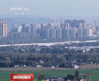 搭上“开往春天的列车” 打卡成雅铁路沿线美景