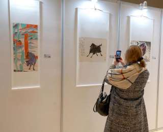 “馬”主題中國(guó)畫(huà)藝術(shù)展在吉爾吉斯斯坦開(kāi)幕