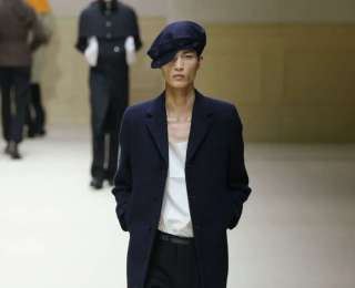 武职大二男生闪耀亮相国际四大时装周