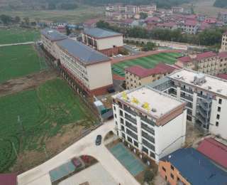 “陪读楼”让偏远乡村学子不再“风雨兼程”