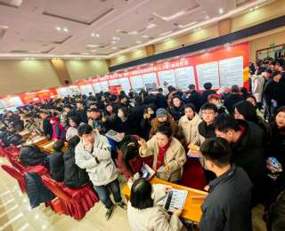 就业春风暖意浓——辽宁节后首场大型招聘会见闻