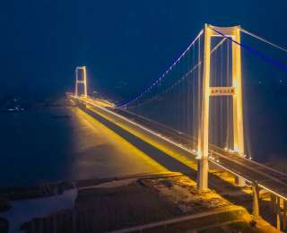 点亮“星光大道”，武汉双柳长江大桥亮灯